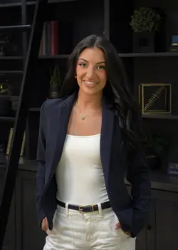 closet factory employee Alexandria Veneziano