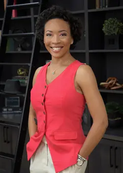 closet factory employee Ariana Marshall