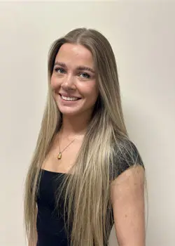 Ashleigh-Dettelbach headshot