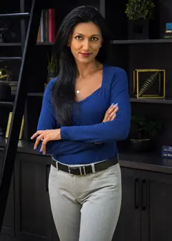 closet factory employee Design Consultant