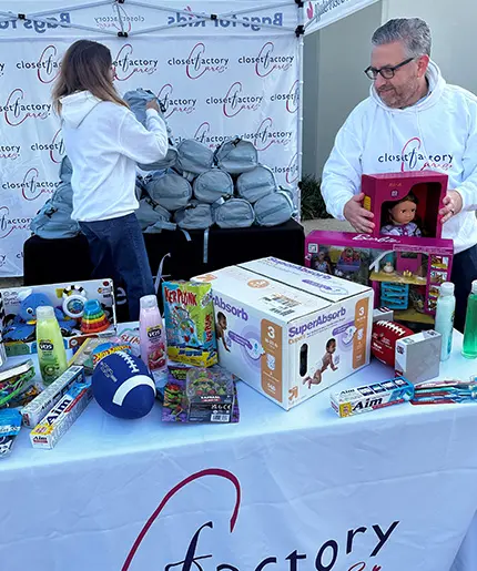 Closet Factory cares volunteers in Dallas