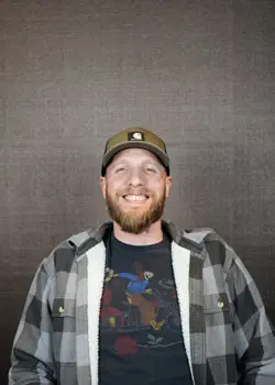 closet factory employee