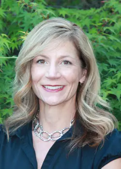 Closet Factory employee Jenny-Grogan