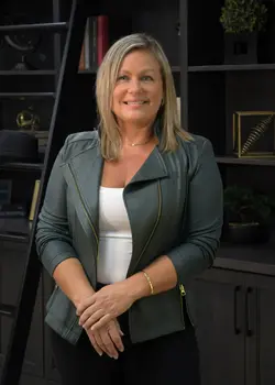 closet factory employee jessica