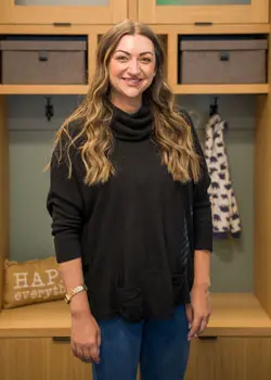 closet factory employee