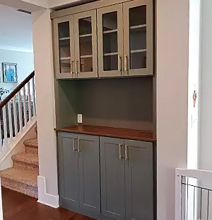 Built-in wet bar cabinetry by Closet Factory Knoxville