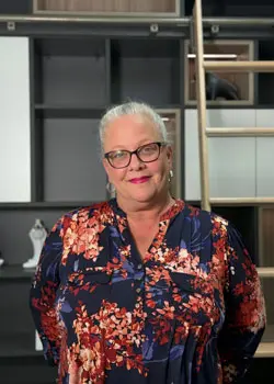 Closet factory employee Lacey-Hooker