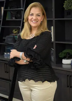 closet factory employee Luz Gomez