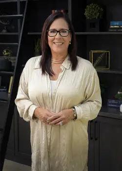 closet factory employee maria b