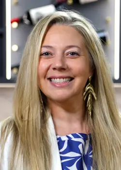 closet factory employee MelissaNaccarato-headshot