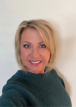 Nicole-Burdett headshot