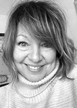 Angie Luther headshot