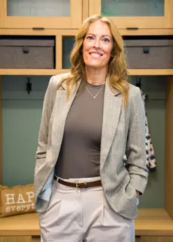 closet factory employee rachel