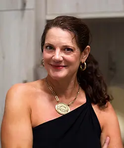 True Cross Closet Factory Los Angeles Designer