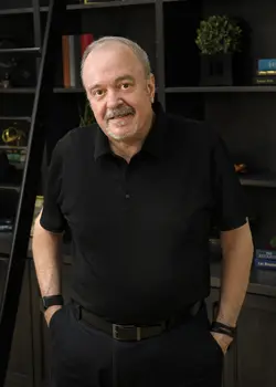 closet factory employee Design Consultant walter