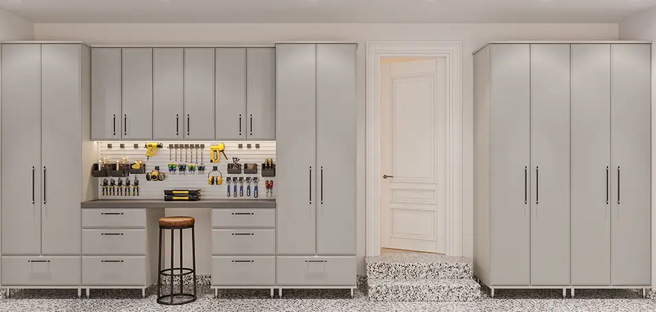 Garage system in frosted aluminum