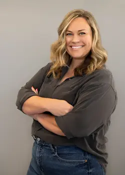 closet factory employee jenna