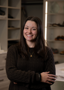 employee Alexa-Stuat