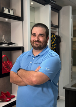 closet factpry employee Curt-Scales