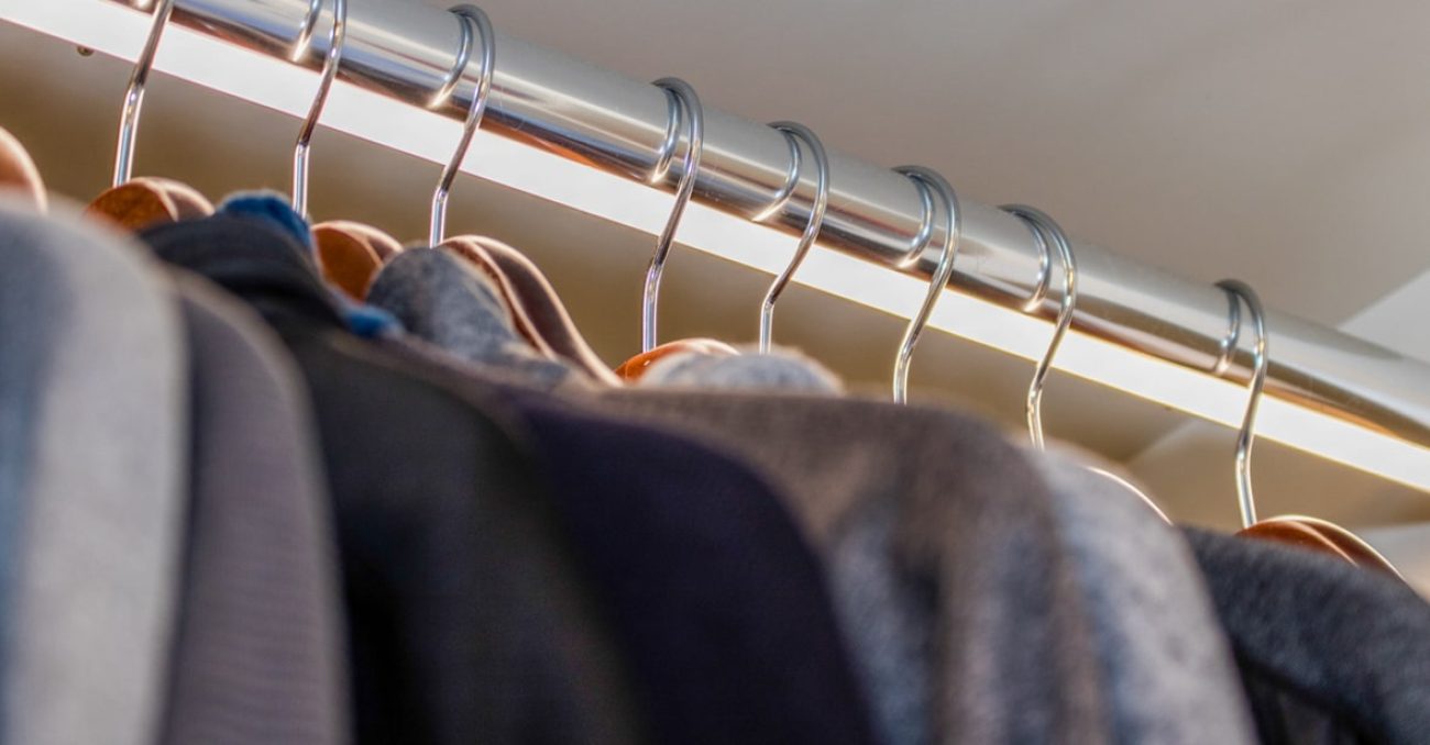 Chrome closet rod with built-in LED lighting