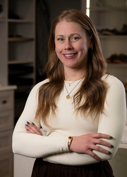 closet factpry employee Kerri