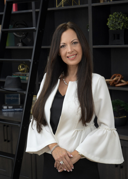 closet factory employee Melissa Fiore