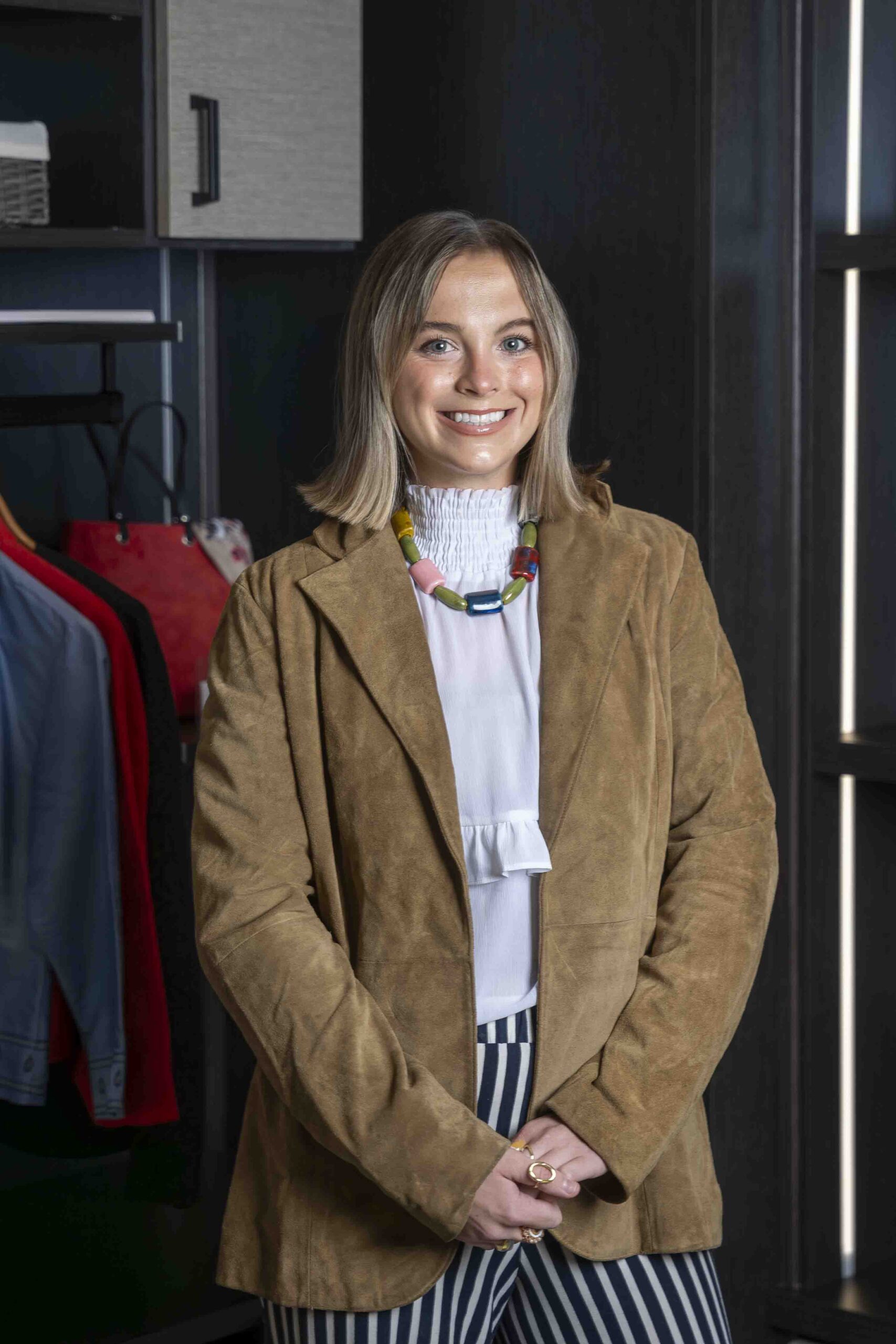 closet factory employee Zoe